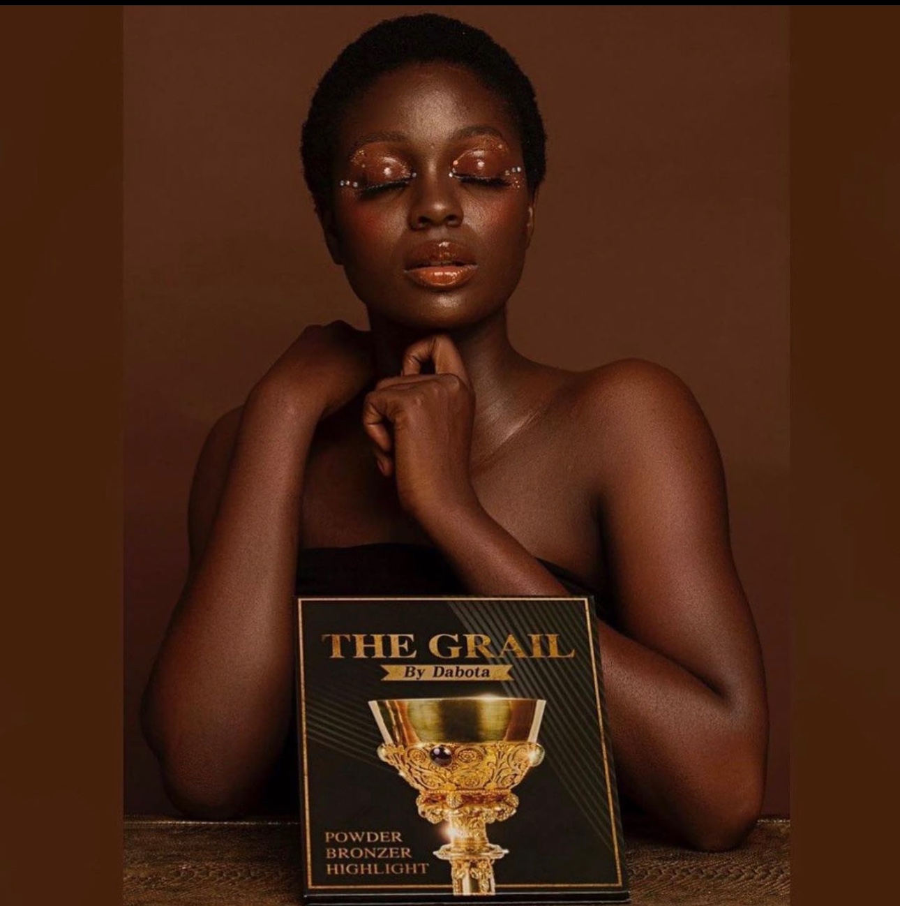 The Grail Powder Bronzer and Highlight Palette